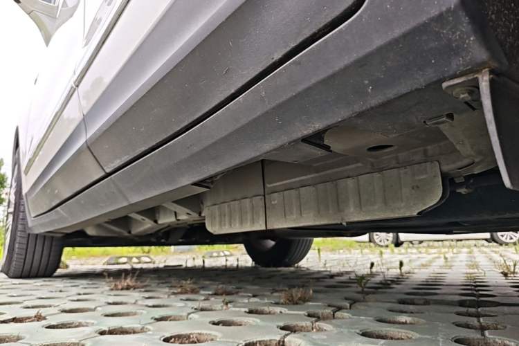 Used Cadillac XT5 2018 25T Luxury Model Left Side Sill