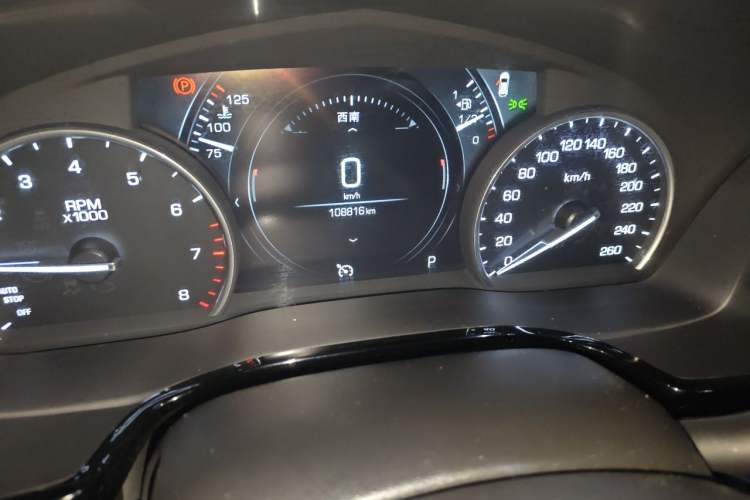 Used Cadillac XT5 2018 25T Luxury Model Odometer Close Up