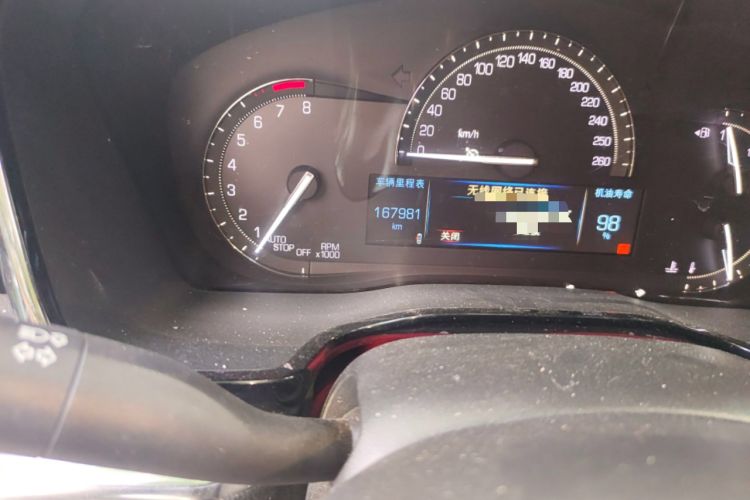 Used Cadillac XT5 2018 25T Tech Model Odometer Close Up