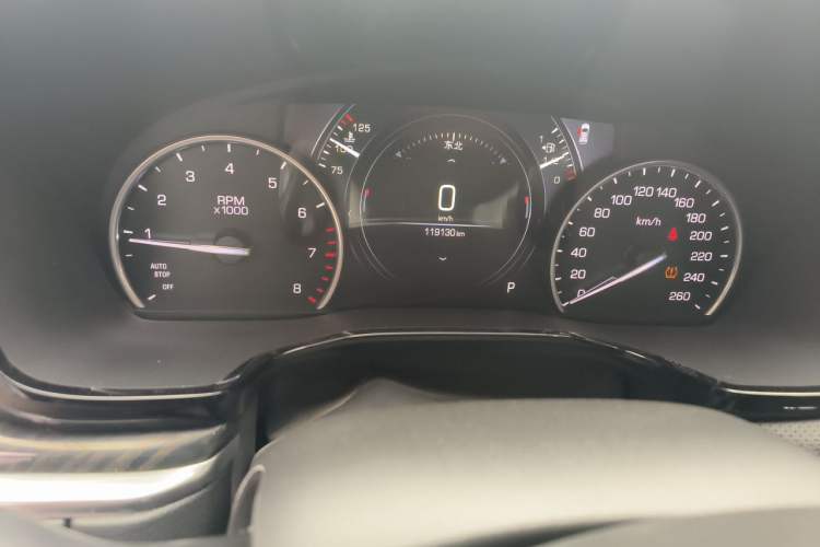 Used Cadillac XT5 2018 28T Four-Wheel Drive Luxury Model Odometer Close Up