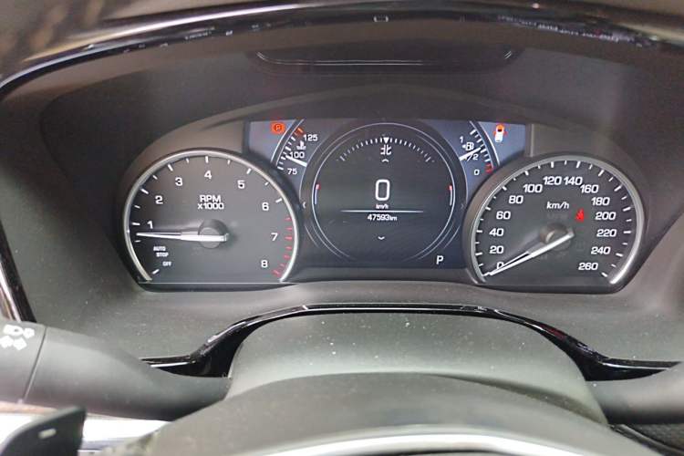 Used Cadillac XT5 2018 25T Luxury Model Odometer Close Up