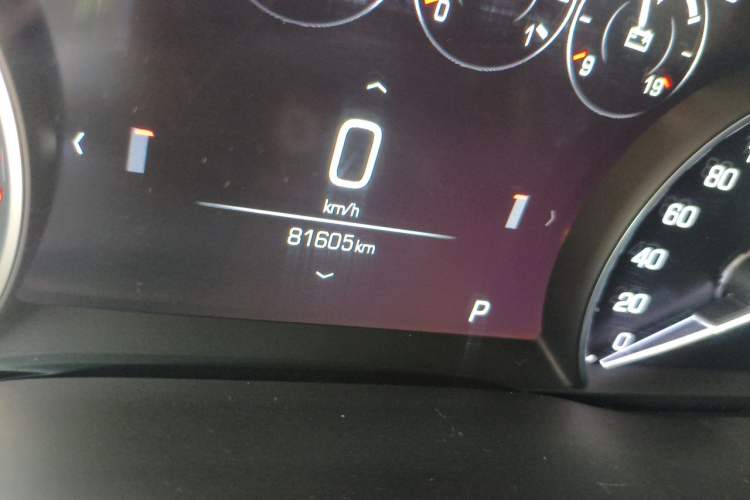 Used Cadillac XT5 2018 28T Four-Wheel Drive Luxury Model Odometer Close Up