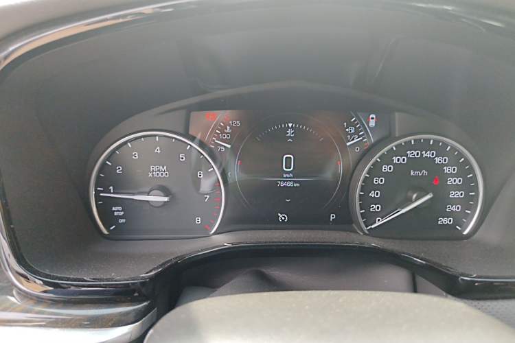 Used Cadillac XT5 2018 28T Four-Wheel Drive Luxury Model Odometer Close Up
