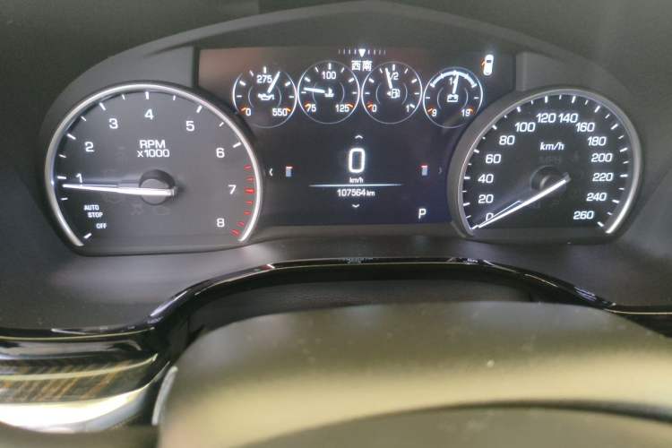 Used Cadillac XT5 2018 28T Four-Wheel Drive Luxury Model Odometer Close Up