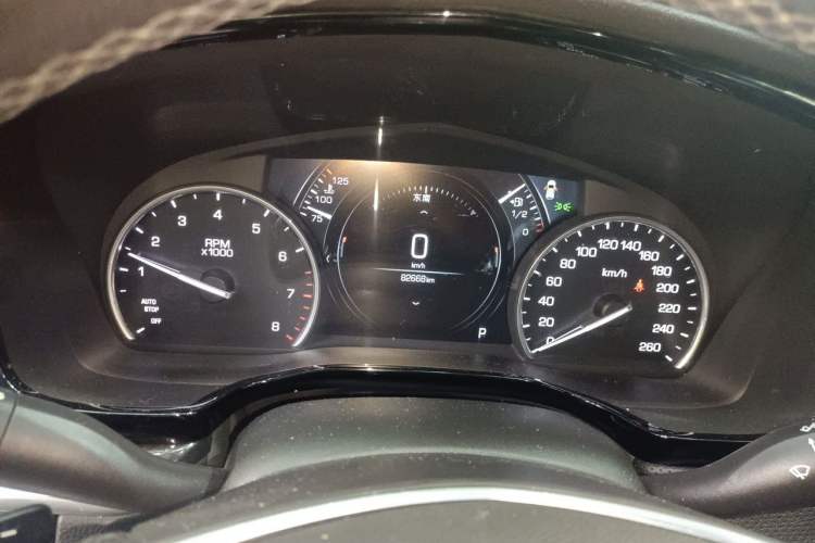 Used Cadillac XT5 2018 28T Four-Wheel Drive Luxury Model Odometer Close Up