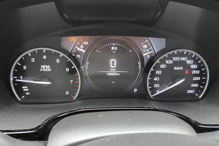 Used Cadillac XT5 2018 28T Four-Wheel Drive Luxury Model Odometer Close Up