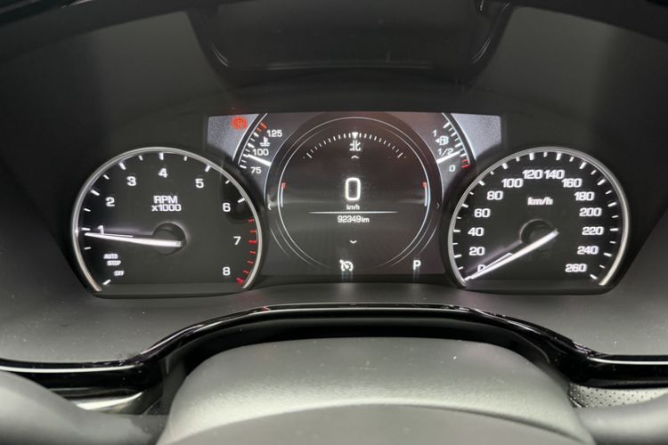 Used Cadillac XT5 2018 25T Luxury Model Odometer Close Up