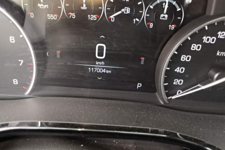 Used Cadillac XT5 2018 28T Four-Wheel Drive Luxury Model Odometer Close Up