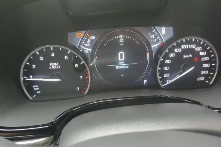 Used Cadillac XT5 2018 25T Luxury Model Odometer Close Up
