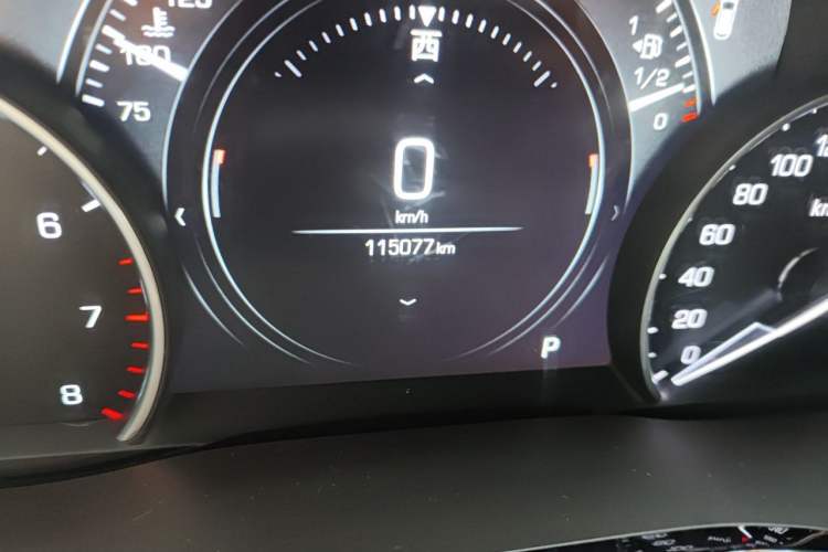 Used Cadillac XT5 2018 28E Four-Wheel Drive Tech Version Odometer Close Up