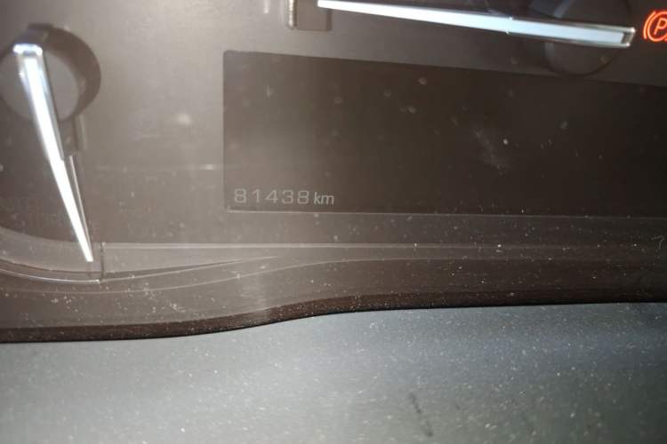 Used Cadillac XT5 2018 28E Four-Wheel Drive Tech Version Odometer Close Up