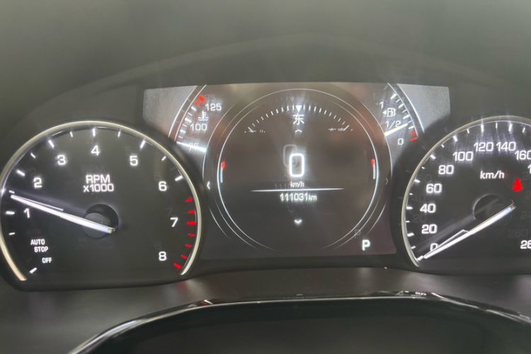 Used Cadillac XT5 2018 28T Four-Wheel Drive Luxury Model Odometer Close Up