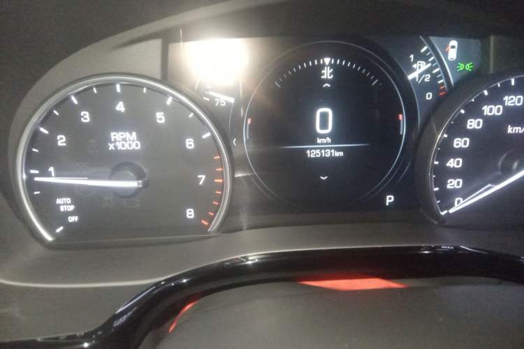 Used Cadillac XT5 2018 28T Four-Wheel Drive Luxury Model Odometer Close Up