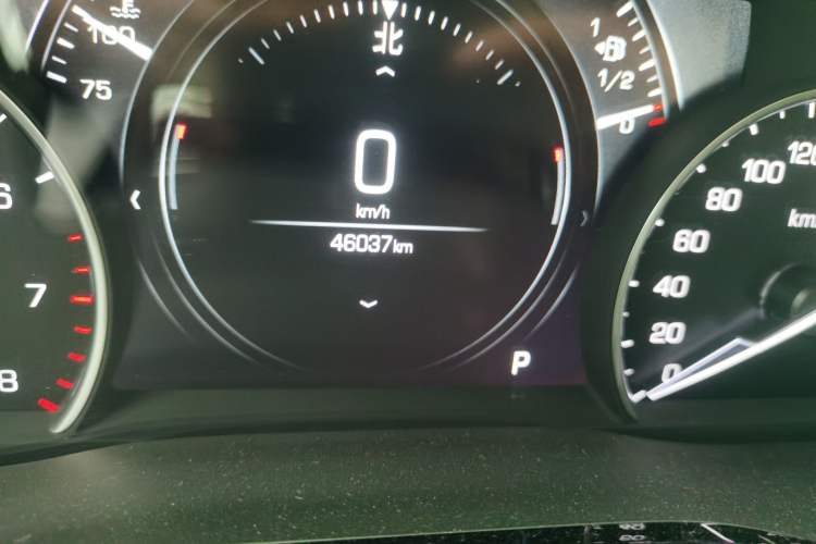 Used Cadillac XT5 2018 28T Four-Wheel Drive Luxury Model Odometer Close Up