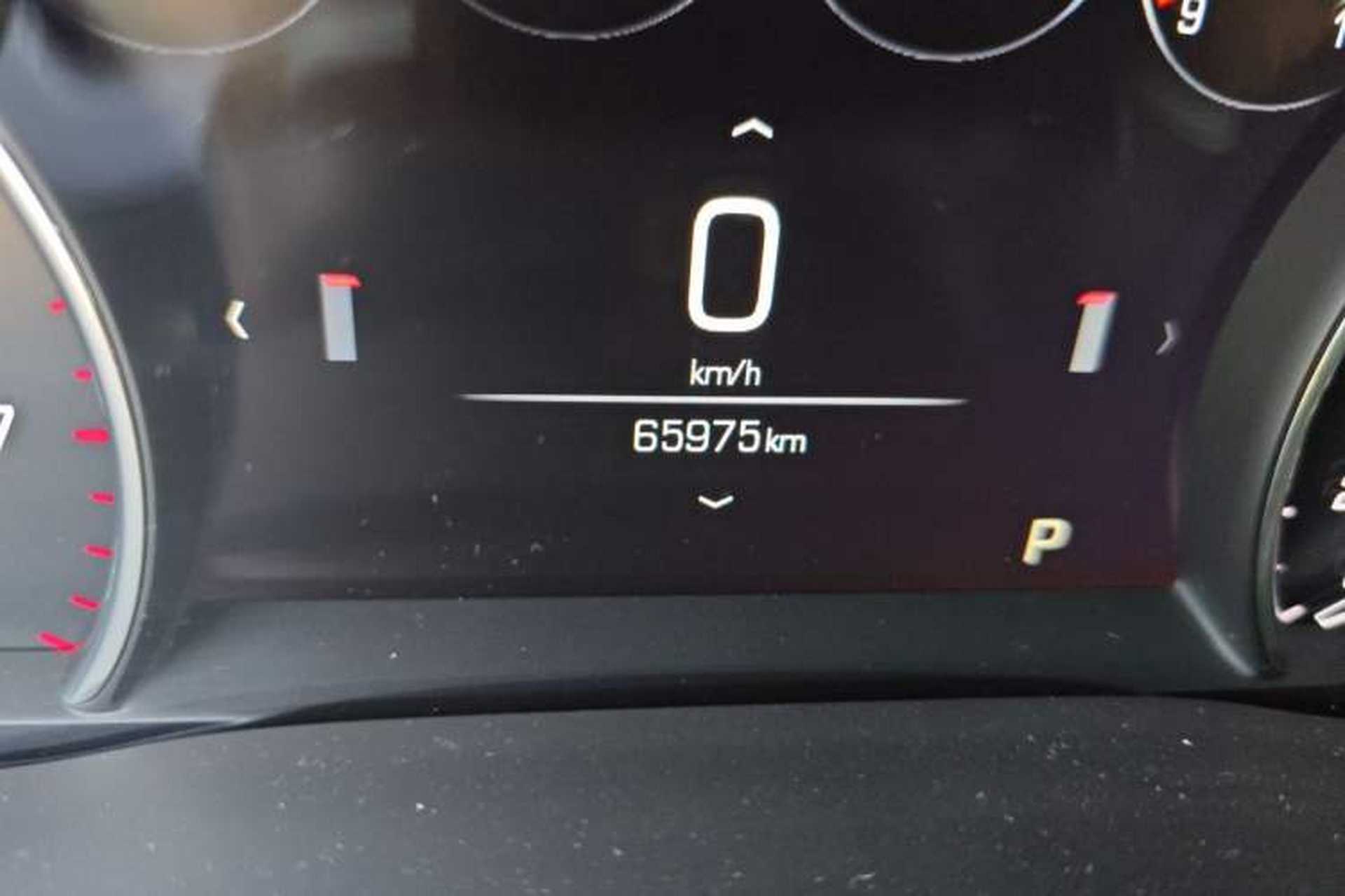 Used Cadillac XT5 2018 28T Four-Wheel Drive Luxury Model Odometer Close Up