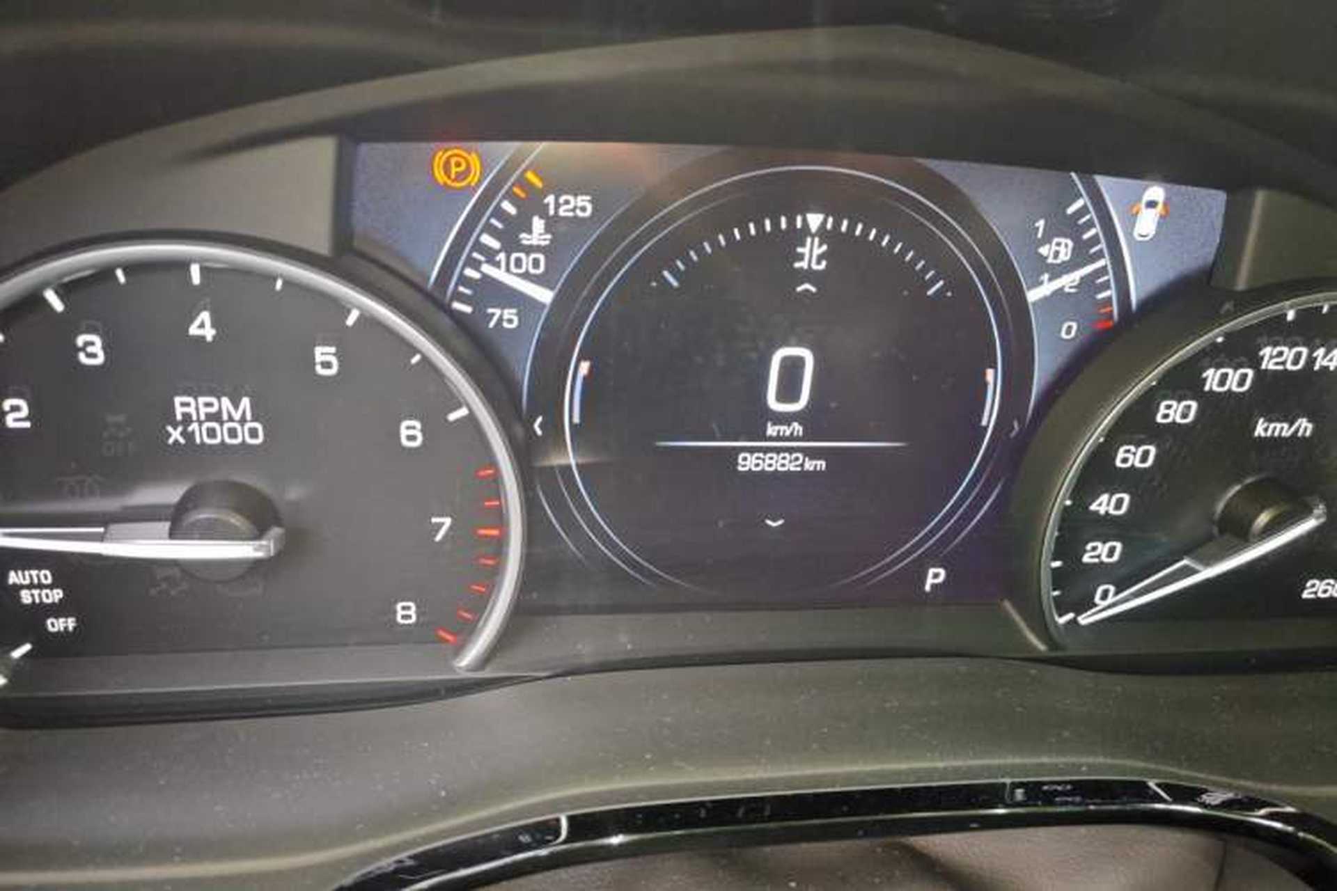 Used Cadillac XT5 2018 28T Four-Wheel Drive Luxury Model Odometer Close Up