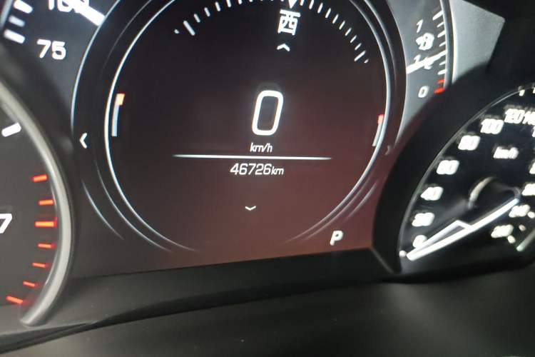 Used Cadillac XT5 2018 28T Four-Wheel Drive Luxury Model Odometer Close Up