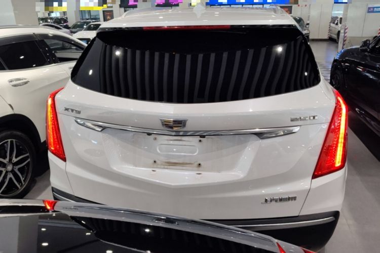 Used Cadillac XT5 2018 25T Luxury Model Rear