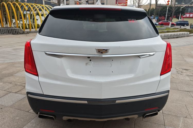 Used Cadillac XT5 2018 25T Luxury Model Rear