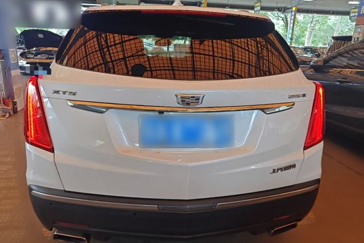 Used Cadillac XT5 2018 25T Luxury Model Rear