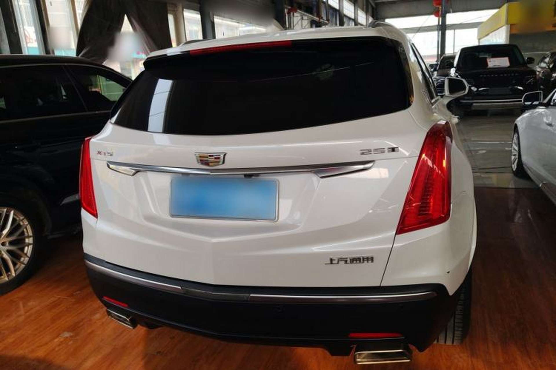 Used Cadillac XT5 2018 25T Luxury Model Rear
