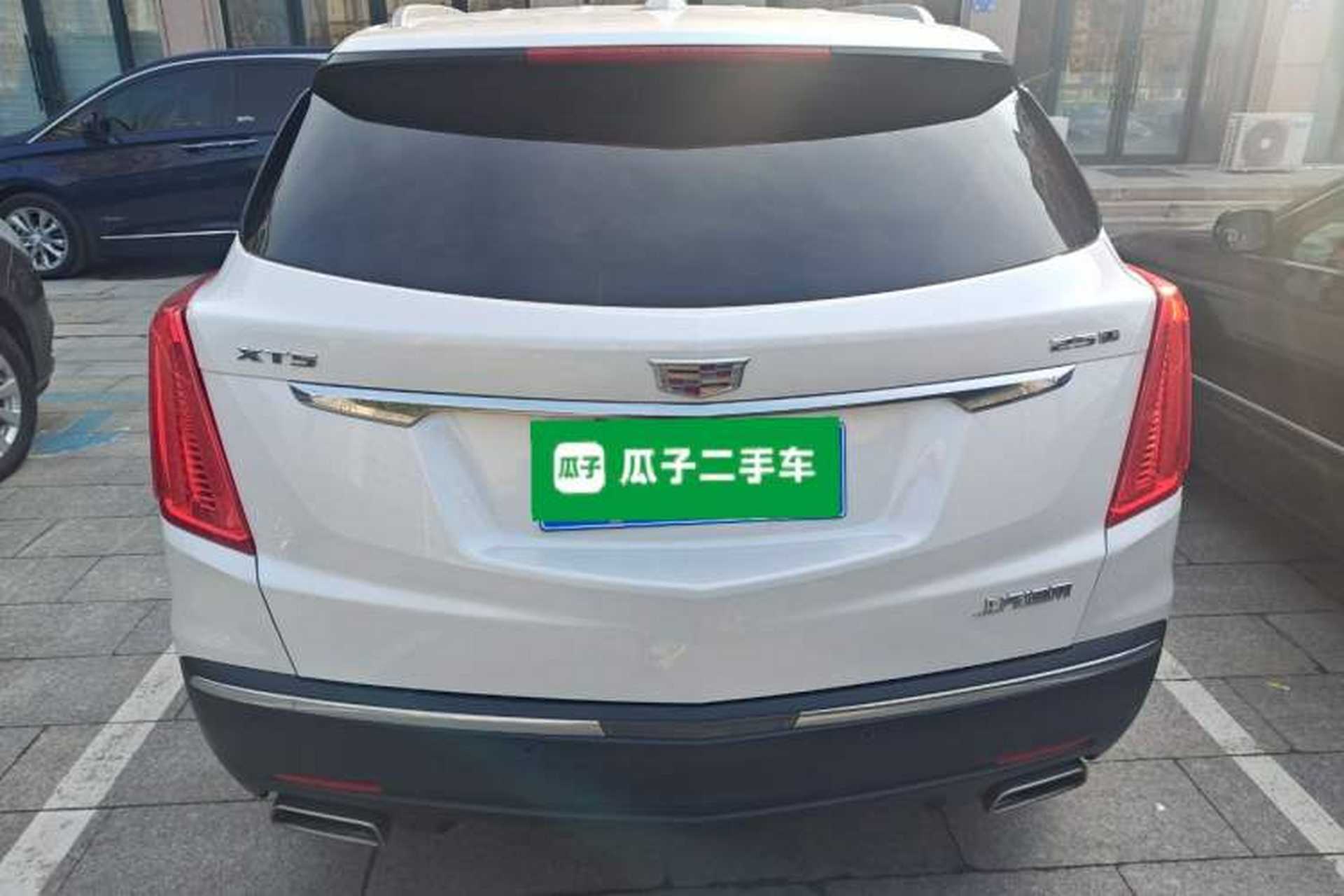 Used Cadillac XT5 2018 25T Luxury Model Rear