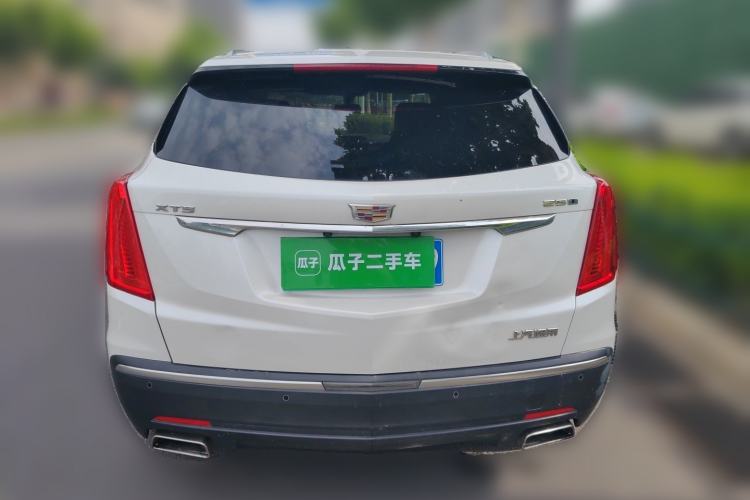 Used Cadillac XT5 2018 25T Luxury Model Rear