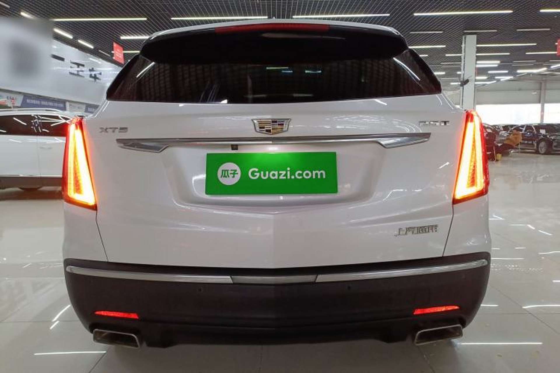 Used Cadillac XT5 2018 25T Luxury Model Rear