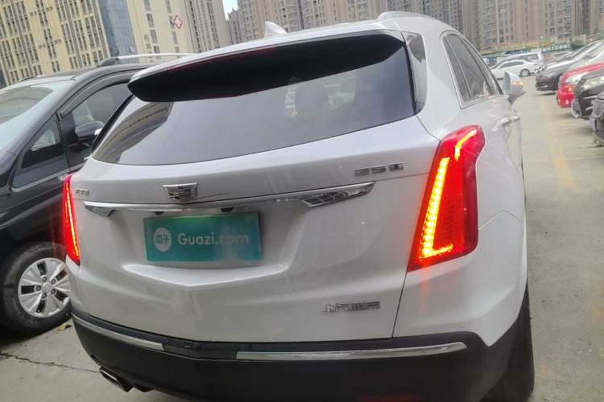 Used Cadillac XT5 2018 25T Luxury Model Rear