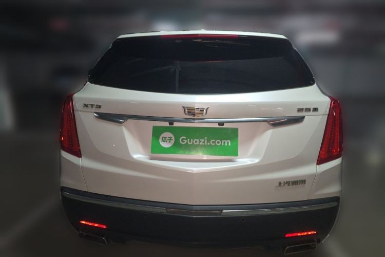 Used Cadillac XT5 2018 25T Luxury Model Rear