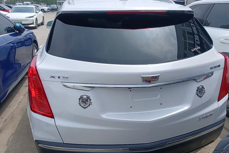 Used Cadillac XT5 2018 25T Luxury Model Rear