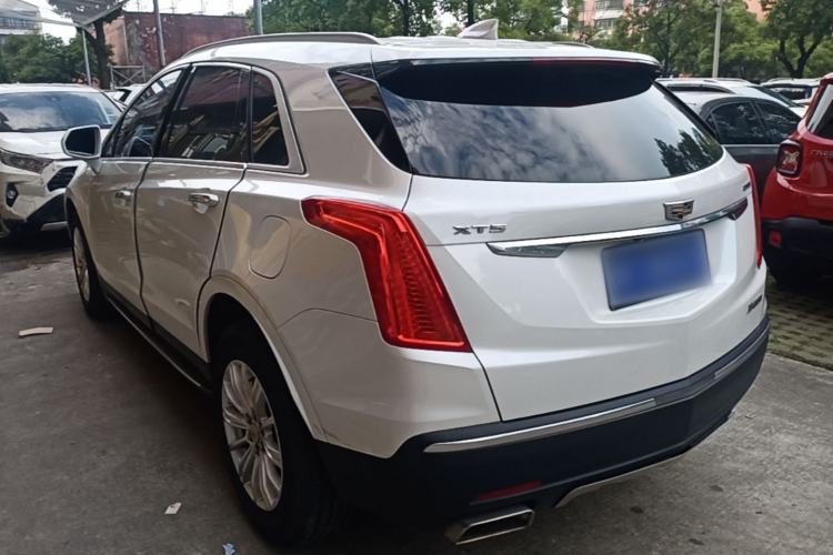 Used Cadillac XT5 2018 25T Tech Model Rear Left 45 Deg