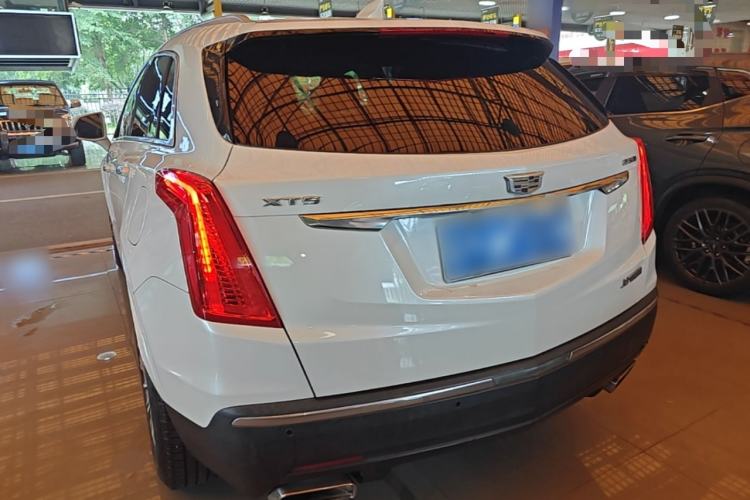 Used Cadillac XT5 2018 25T Luxury Model Rear Left 45 Deg