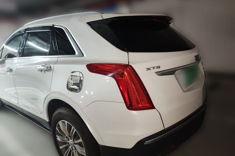 Used Cadillac XT5 2018 25T Luxury Model Rear Left 45 Deg