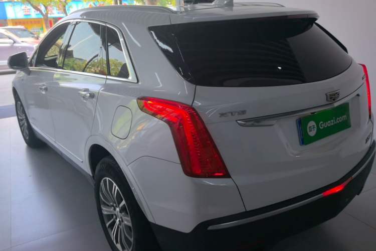 Used Cadillac XT5 2018 25T Luxury Model Rear Left 45 Deg