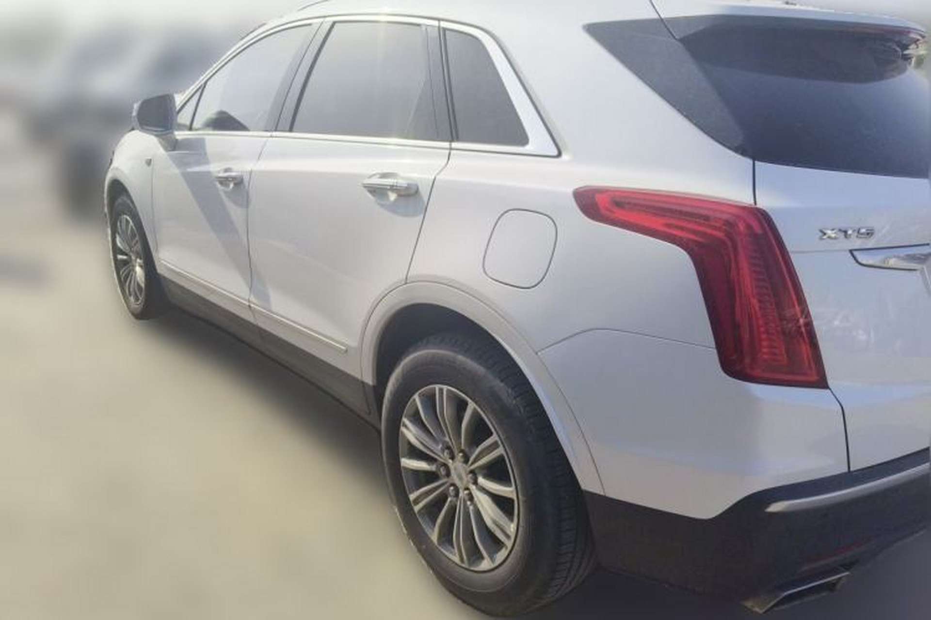 Used Cadillac XT5 2018 25T Luxury Model Rear Left 45 Deg