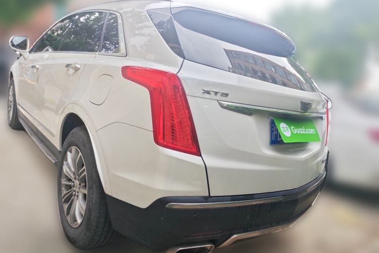 Used Cadillac XT5 2018 25T Luxury Model Rear Left 45 Deg