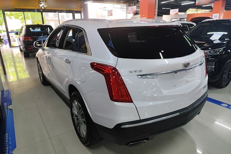 Used Cadillac XT5 2018 25T Luxury Model Rear Left 45 Deg