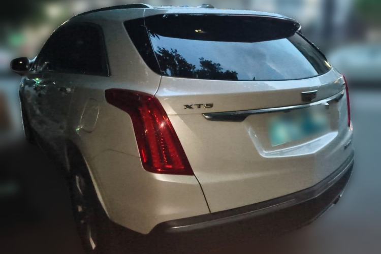 Used Cadillac XT5 2018 25T Luxury Model Rear Left 45 Deg