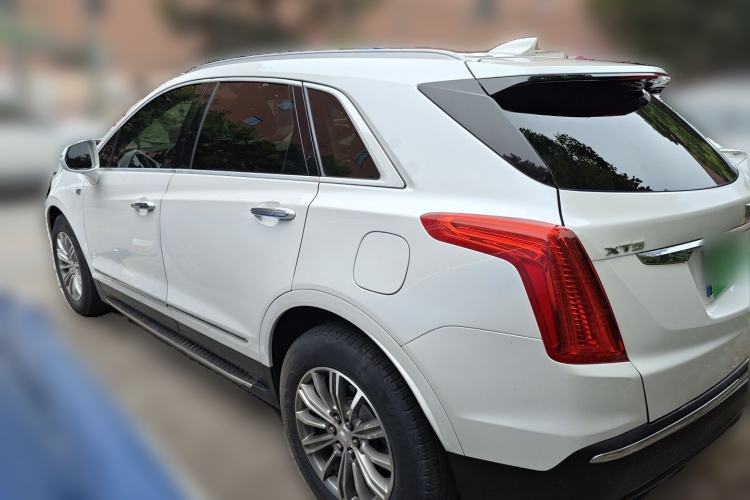 Used Cadillac XT5 2018 25T Luxury Model Rear Left 45 Deg