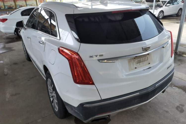 Used Cadillac XT5 2018 25T Luxury Model Rear Left 45 Deg