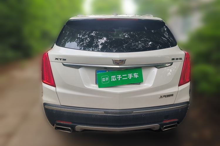 Used Cadillac XT5 2018 25T Luxury Model Rear