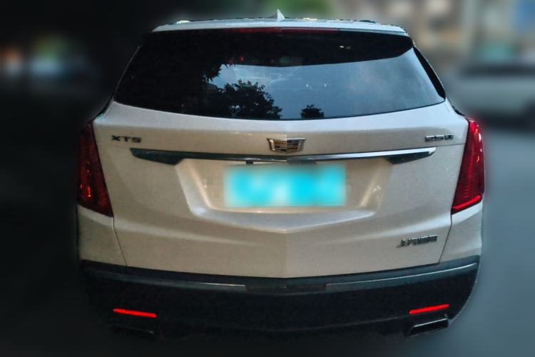 Used Cadillac XT5 2018 25T Luxury Model Rear