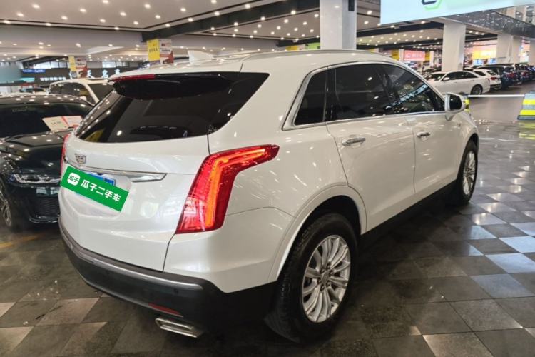 Used Cadillac XT5 2018 25T Tech Model Rear Right 45 Deg