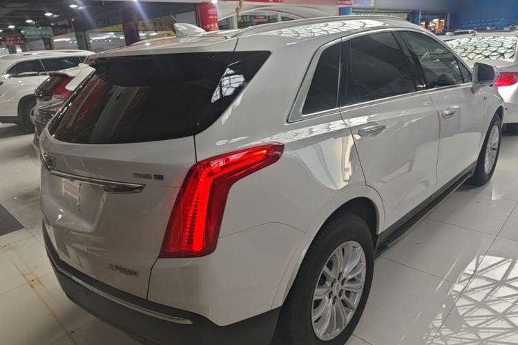Used Cadillac XT5 2018 28E Four-Wheel Drive Tech Version Rear Right 45 Deg