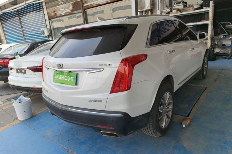 Used Cadillac XT5 2018 25T Luxury Model Rear Right 45 Deg