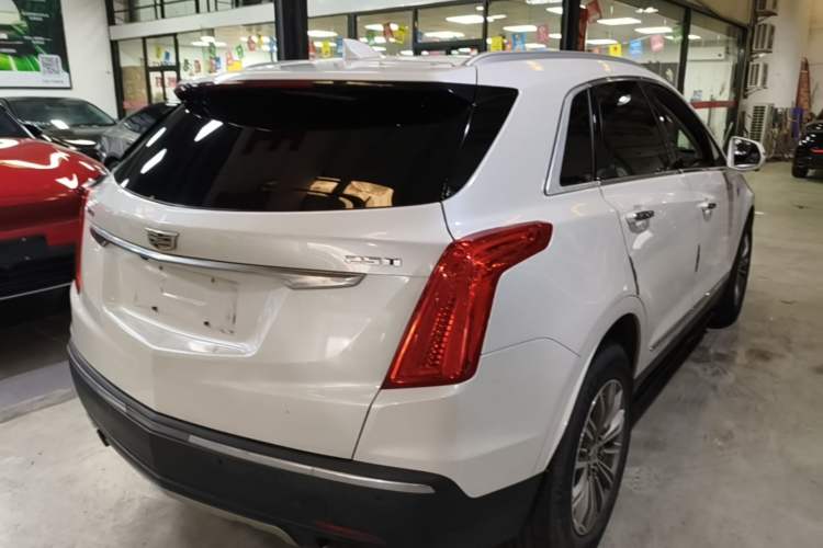Used Cadillac XT5 2018 25T Luxury Model Rear Right 45 Deg