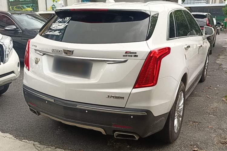 Used Cadillac XT5 2018 25T Tech Model Rear Right 45 Deg