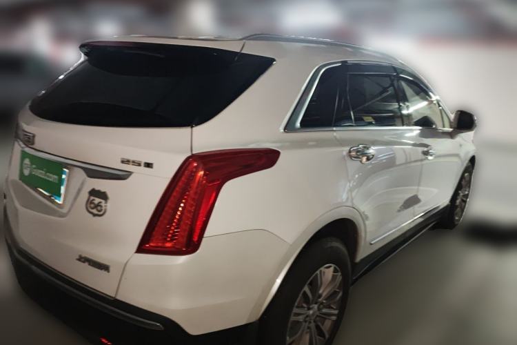 Used Cadillac XT5 2018 25T Luxury Model Rear Right 45 Deg