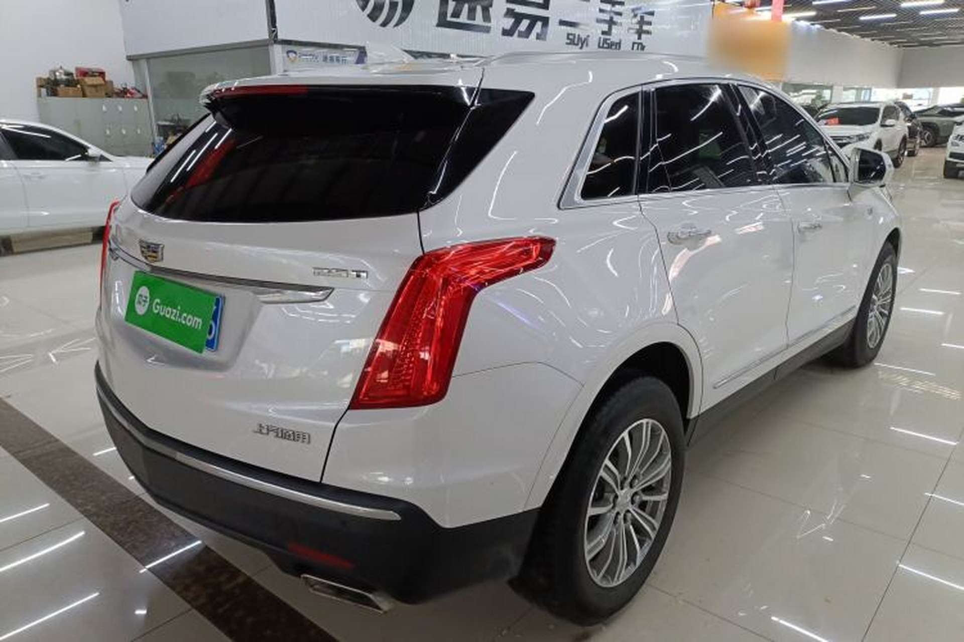 Used Cadillac XT5 2018 25T Luxury Model Rear Right 45 Deg